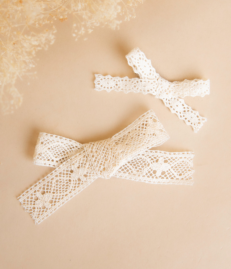 Spinka do włosów koronkowa kremowa kokardka - minimi