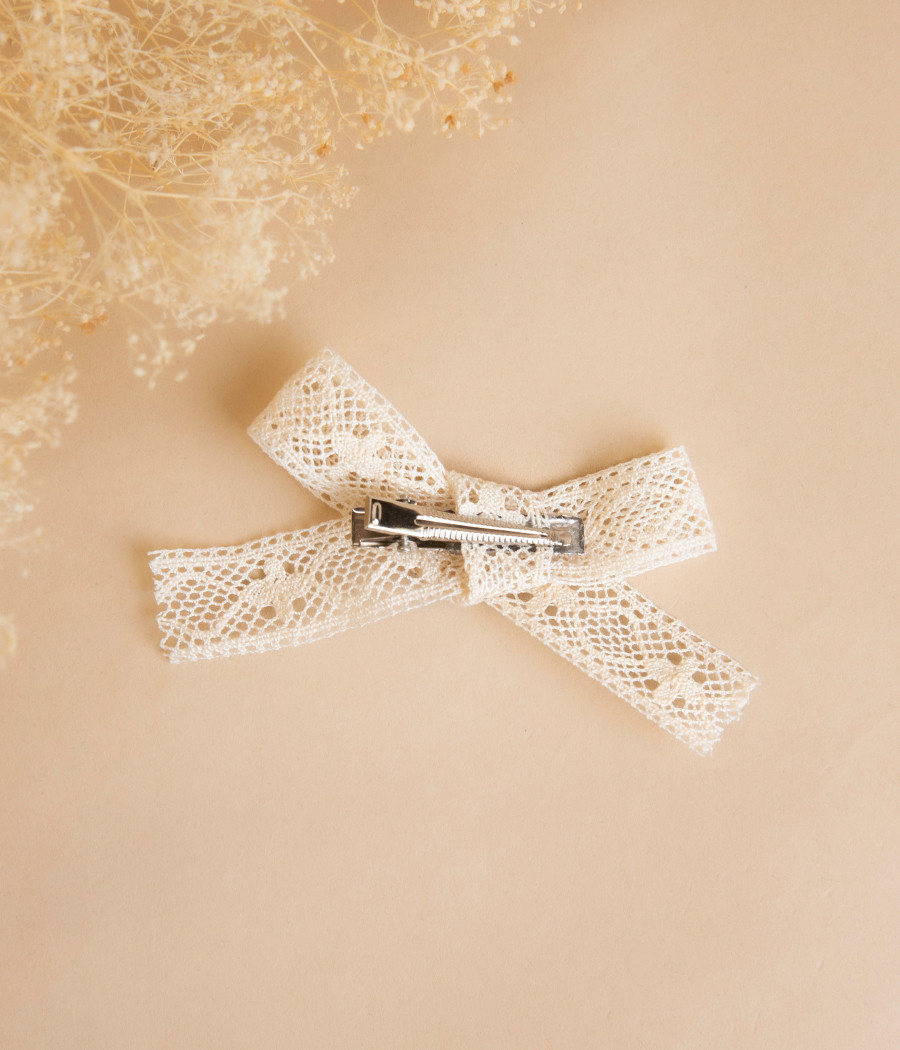 Spinka do włosów koronkowa kremowa kokardka - minimi