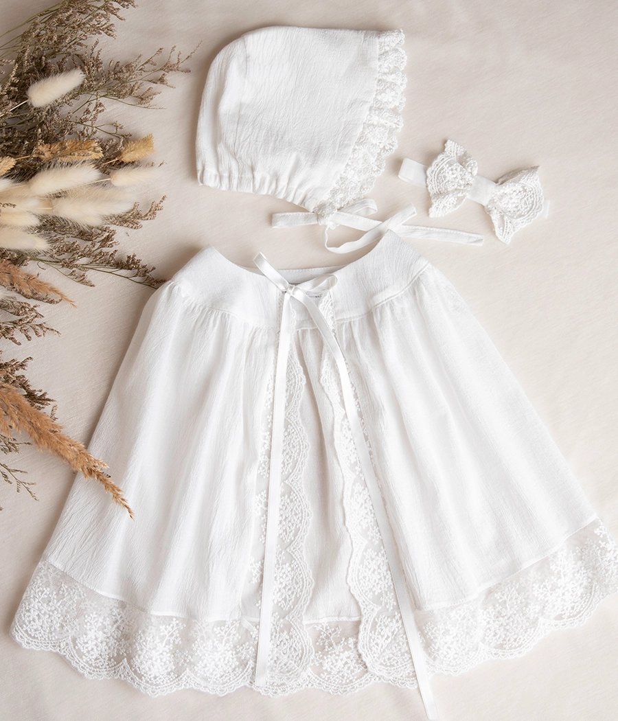Pelerynka do Chrztu dla dziewczynki bawełniana z koronką - minimi