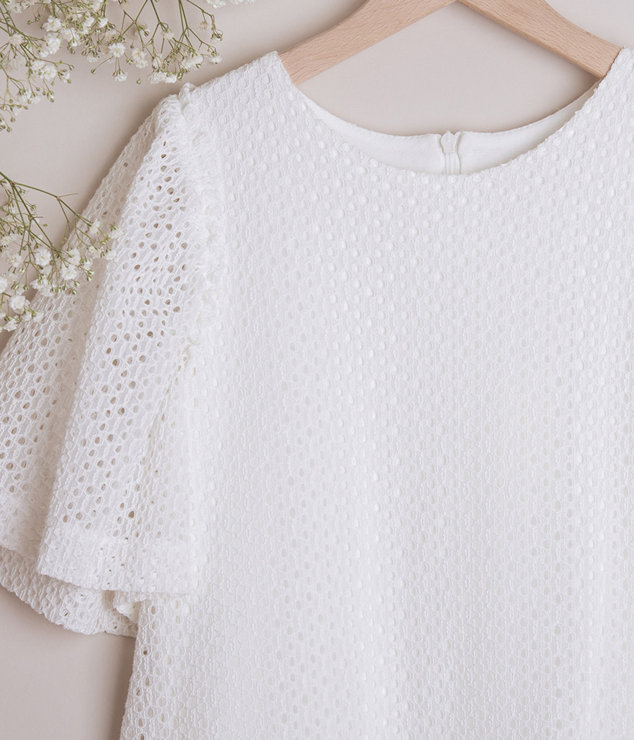 Sukienka pokomunijna o wygodnym kroju z szerokim rękawem - mnimi