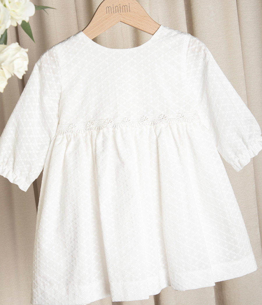 Sukienka do chrztu z ozdobnym haftem Felicja