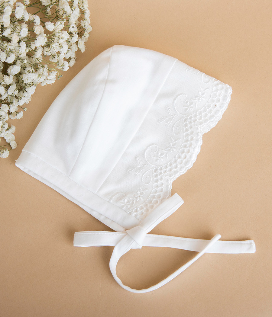 Bawełniana bonetka do chrztu dla dziewczynki - minimi