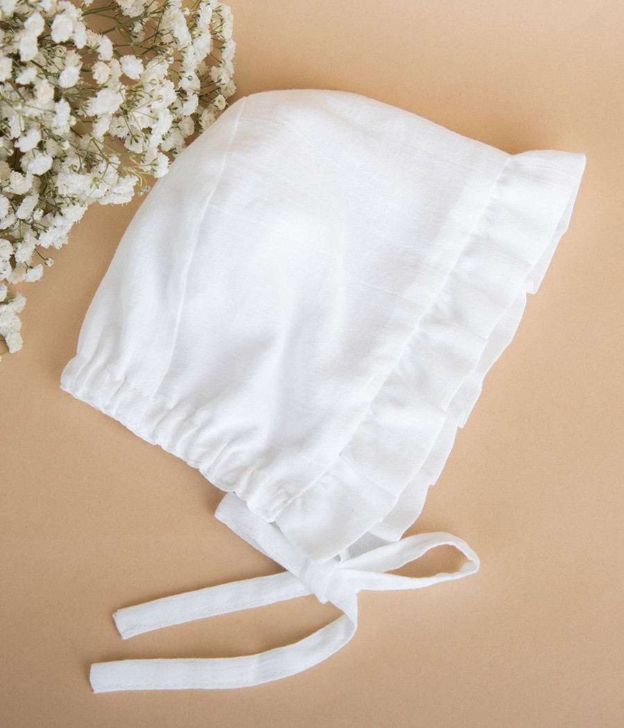 Bawełniana bonetka z falbanką do chrztu - minimi