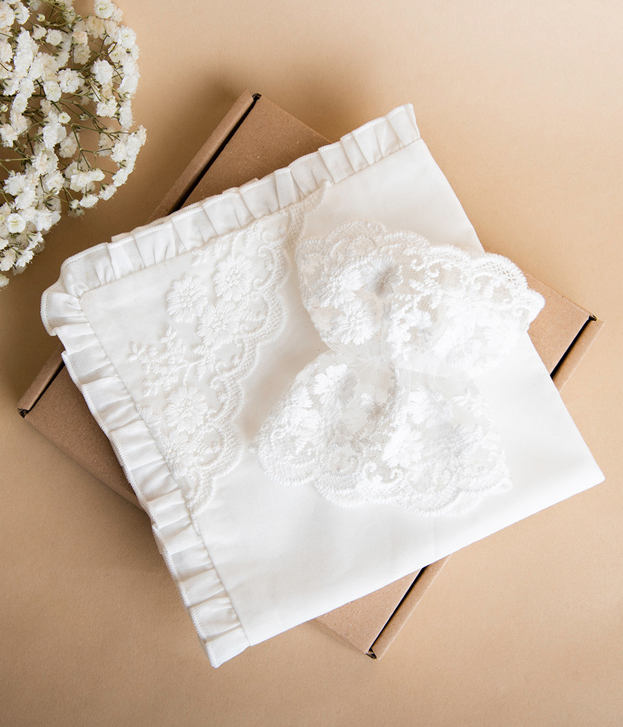 Szatka i profitka do chrztu śmietankowe z koronką - minimi