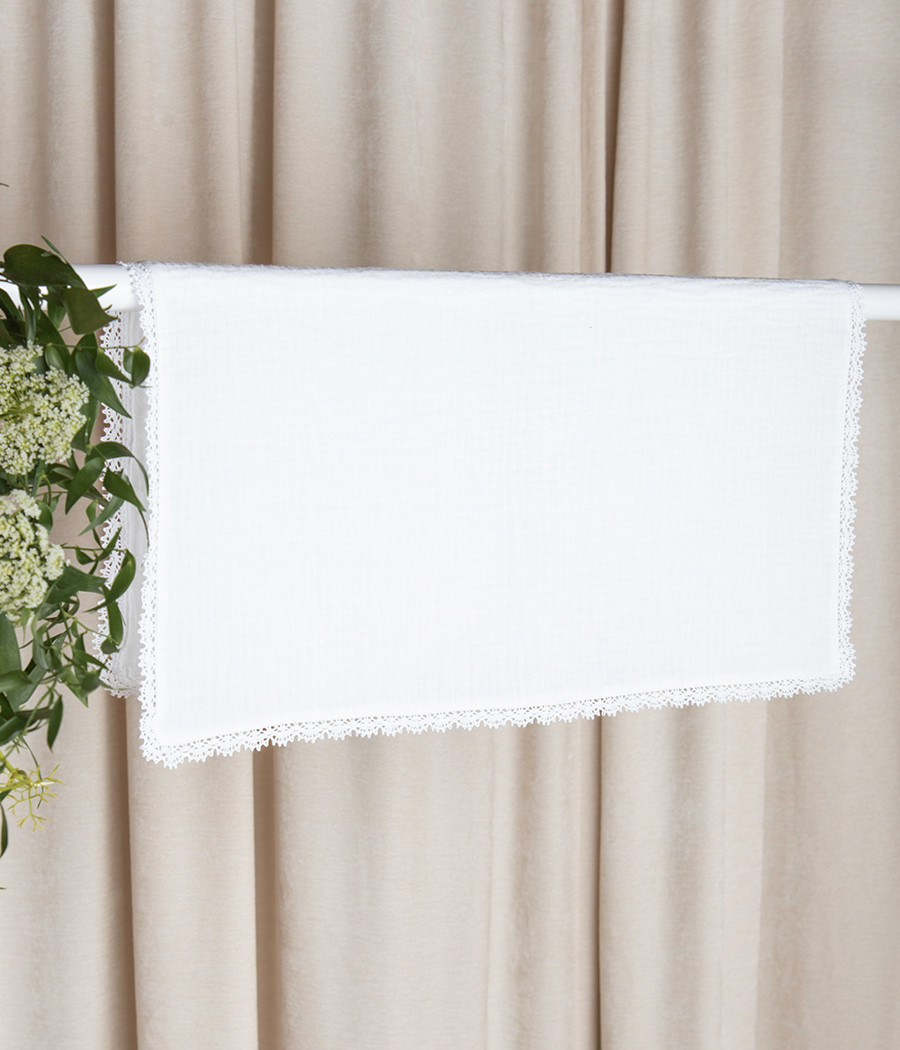 Pieluszka niemowlęca muślinowa z koronką do chrztu - minimi