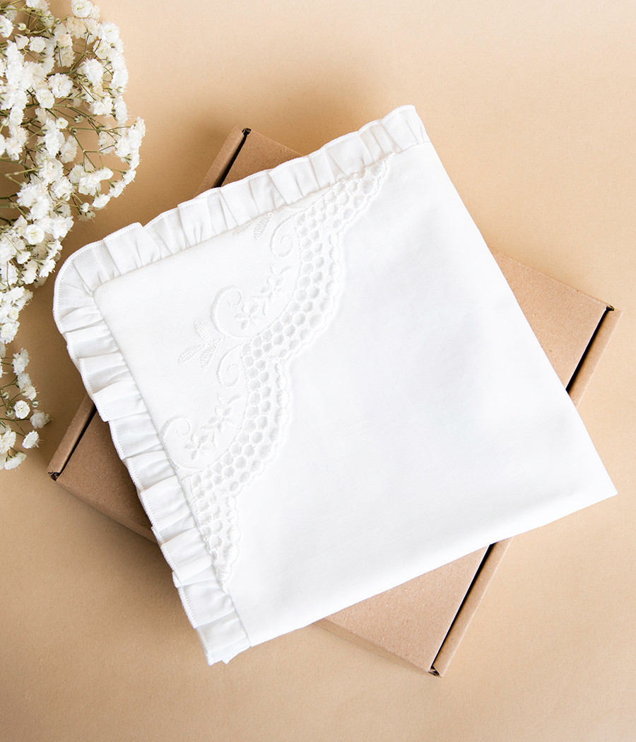 Bawełniana szatka do chrztu z ozdobnym haftem - minimi